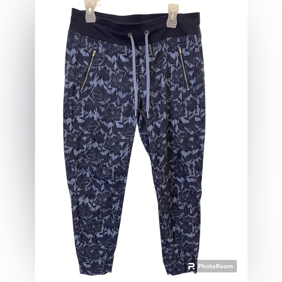 Athleta Trekkie North Jogger Pants Zip Pockets Blue Floral Print Womens Size 12 - Picture 3 of 12